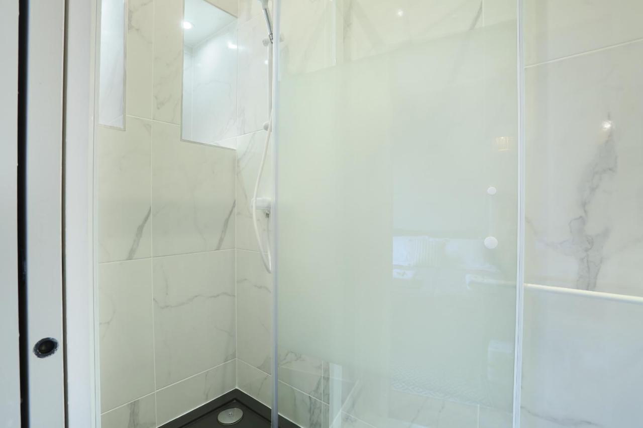 Apartment Center Of Paris By Studio Prestige Экстерьер фото