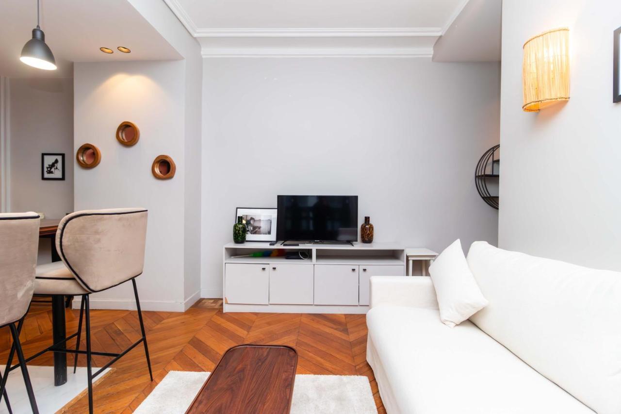 Apartment Center Of Paris By Studio Prestige Экстерьер фото